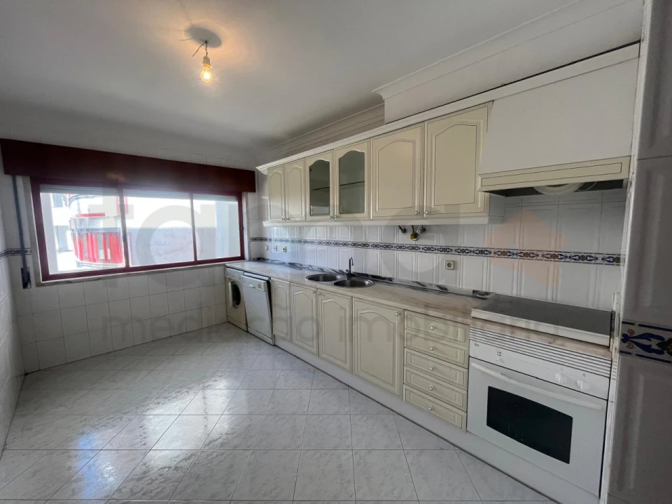 Apartamento T2 para Venda em Algueirão-Mem Martins Foto 1