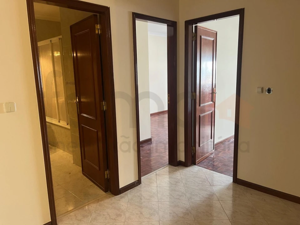 Apartamento T2 para Venda em Algueirão-Mem Martins Foto 10