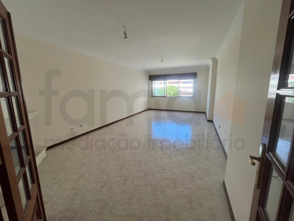 Apartamento T2 para Venda em Algueirão-Mem Martins Foto 15