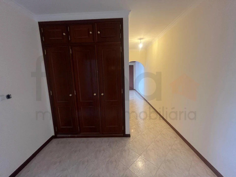 Apartamento T2 para Venda em Algueirão-Mem Martins Foto 16