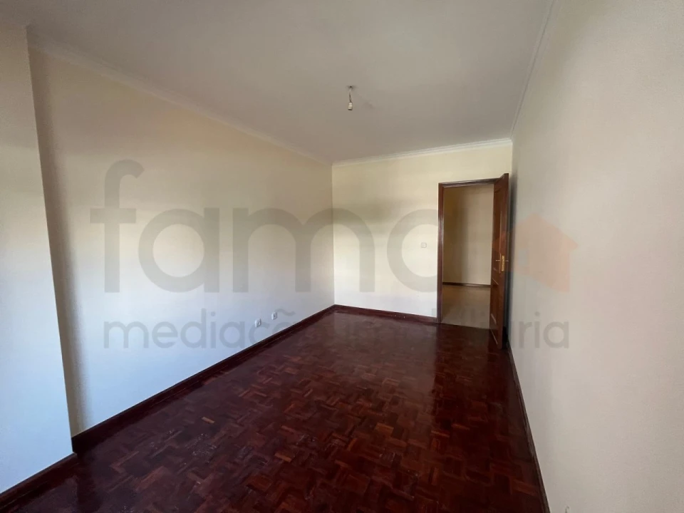 Apartamento T2 para Venda em Algueirão-Mem Martins Foto 19