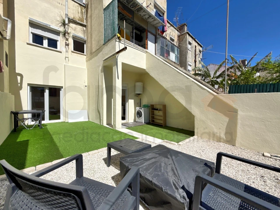 Apartamento T1 para Venda em Santo Antão e São Julião do Tojal Foto 9