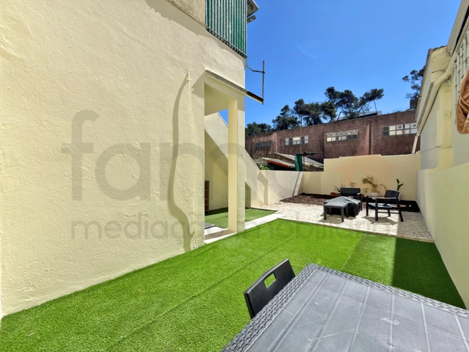 Apartamento T1 para Venda em Santo Antão e São Julião do Tojal Foto 6