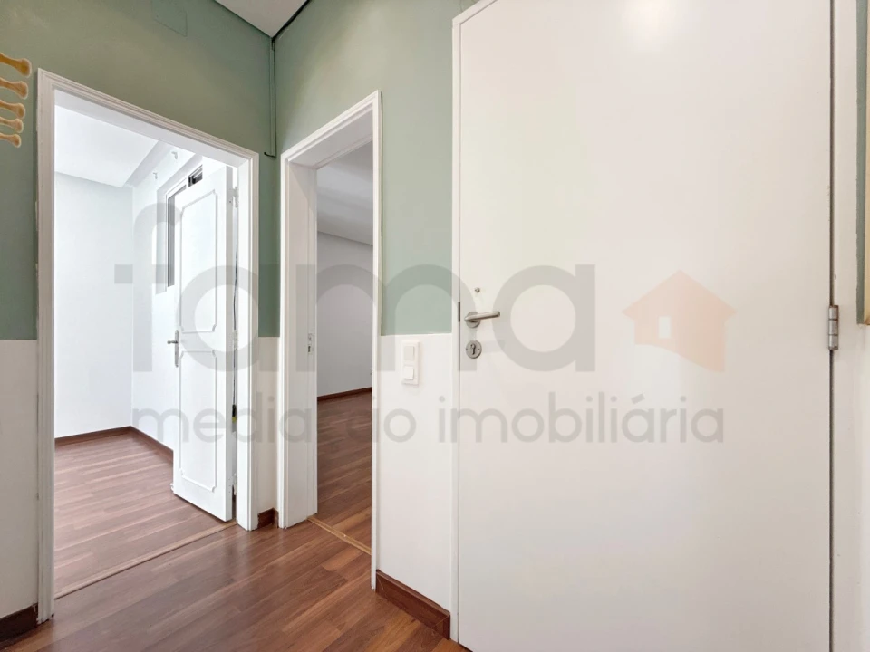 Apartamento T1 para Venda em Santo Antão e São Julião do Tojal Foto 10