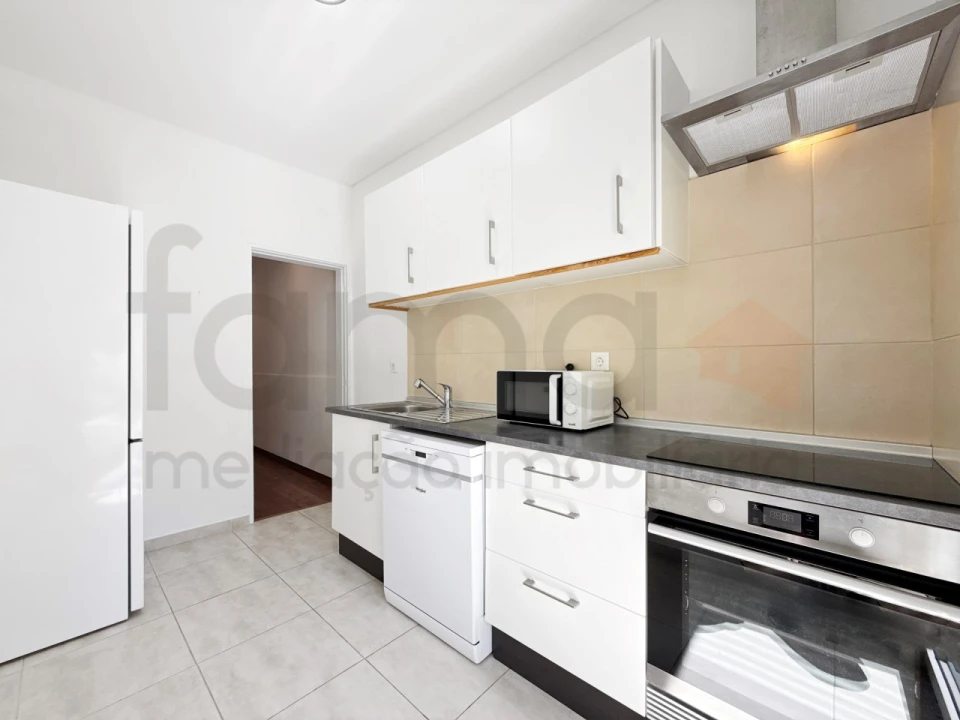 Apartamento T1 para Venda em Santo Antão e São Julião do Tojal Foto 25