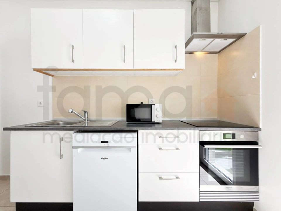 Apartamento T1 para Venda em Santo Antão e São Julião do Tojal Foto 26