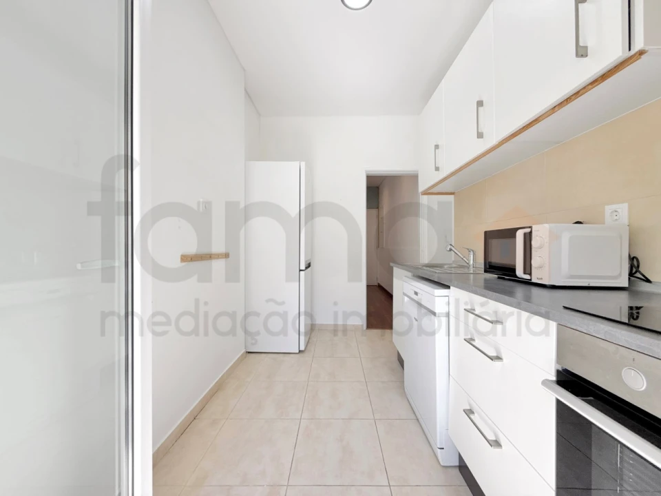 Apartamento T1 para Venda em Santo Antão e São Julião do Tojal Foto 27