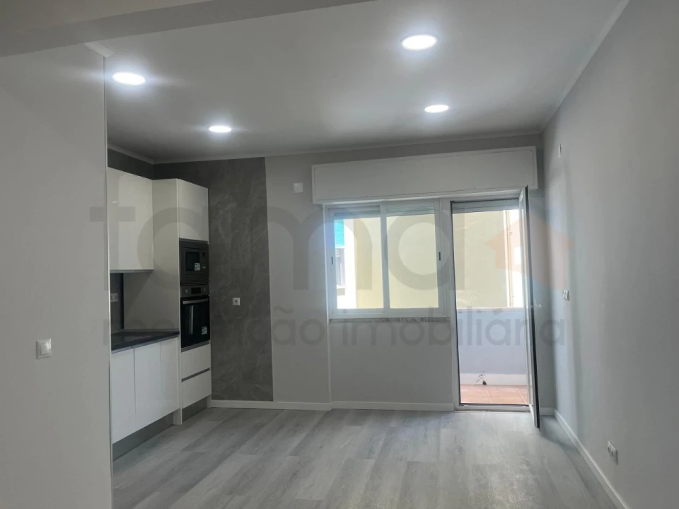 Apartamento T1 para Venda em Venteira Foto 5