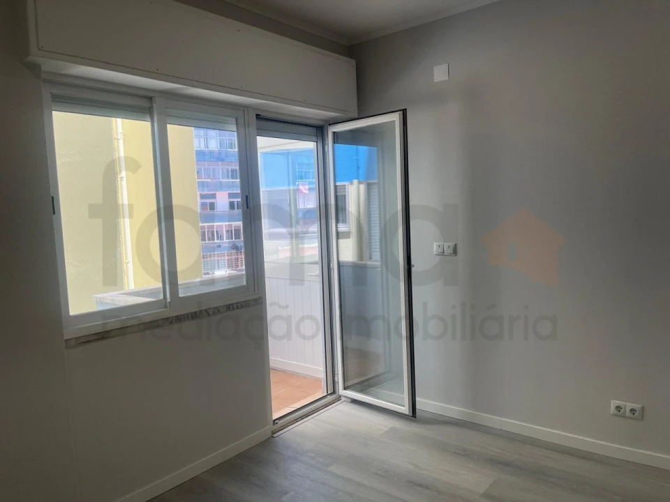 Apartamento T1 para Venda em Venteira Foto 8