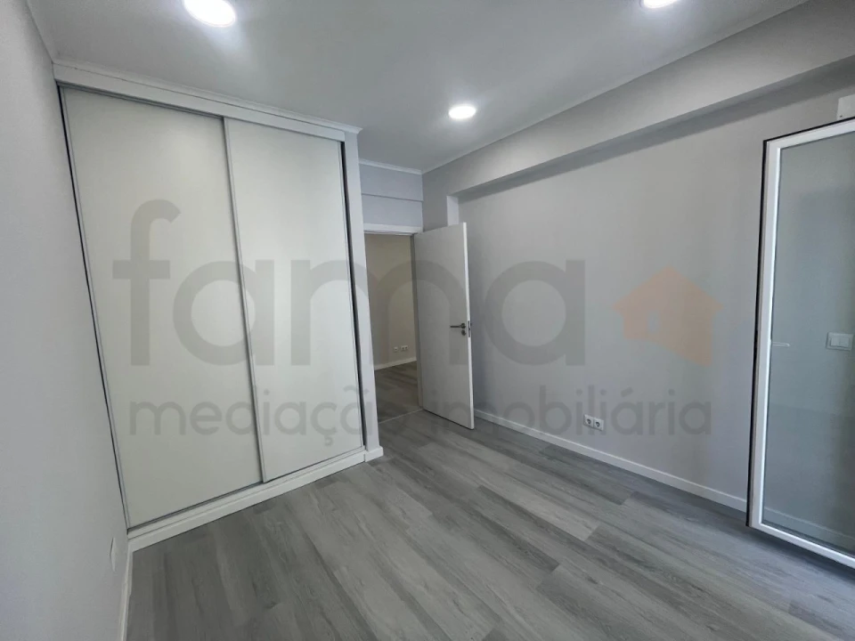 Apartamento T1 para Venda em Venteira Foto 11