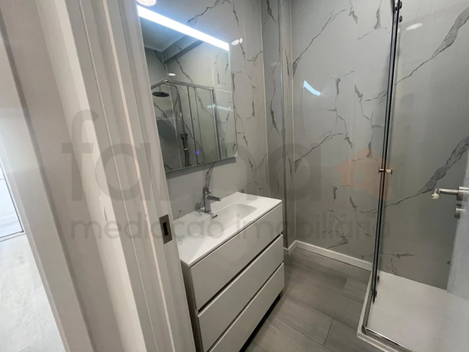 Apartamento T1 para Venda em Venteira Foto 16