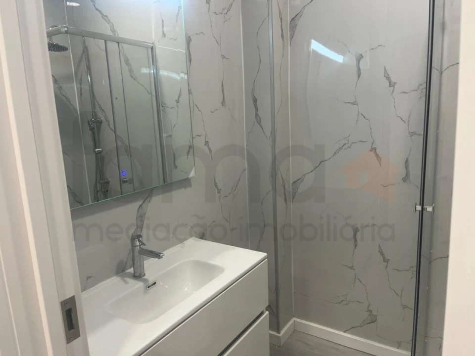 Apartamento T1 para Venda em Venteira Foto 17