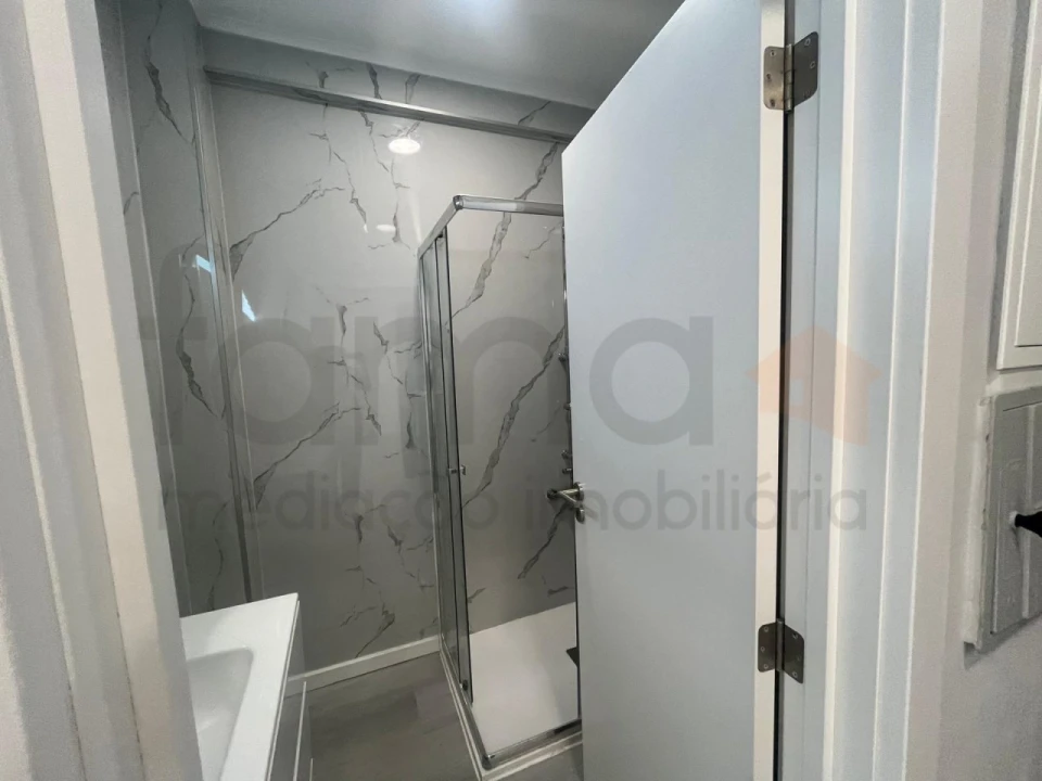 Apartamento T1 para Venda em Venteira Foto 18