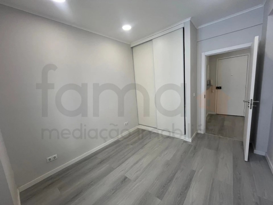 Apartamento T1 para Venda em Venteira Foto 20