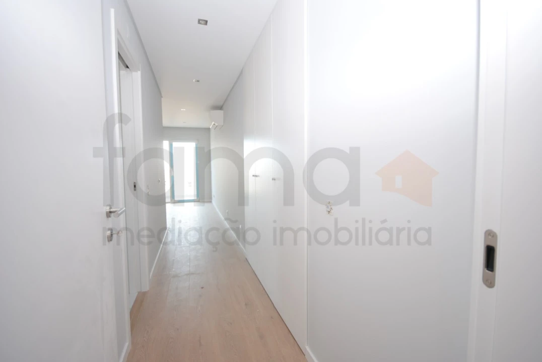 Apartamento T3 para Venda em Carcavelos e Parede Foto 5