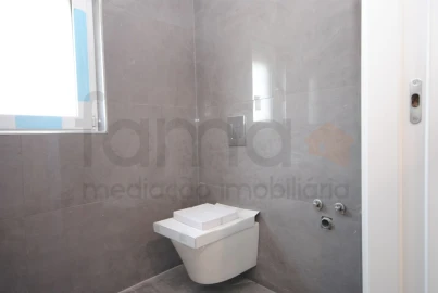 Apartamento T3 para Venda em Carcavelos e Parede