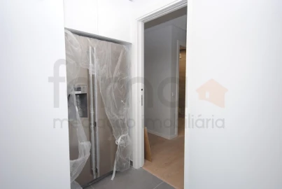 Apartamento T3 para Venda em Carcavelos e Parede