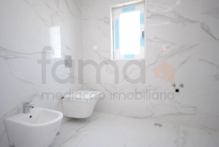 Apartamento T3 para Venda em Carcavelos e Parede Foto 23