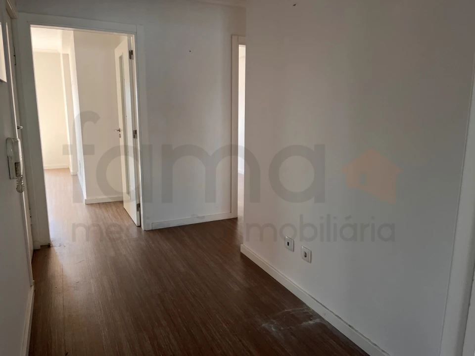 Apartamento T4 para Venda em Águas Livres Foto 7
