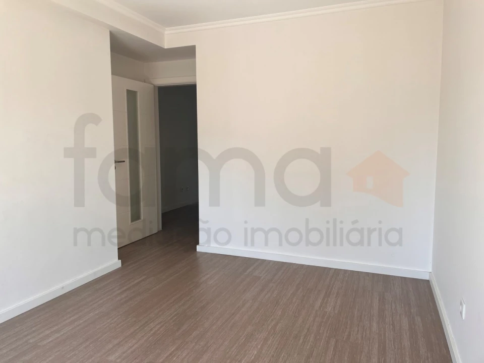 Apartamento T4 para Venda em Águas Livres Foto 10
