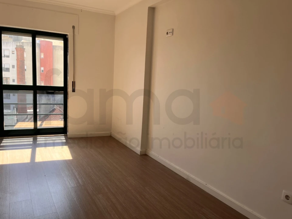 Apartamento T4 para Venda em Águas Livres Foto 11