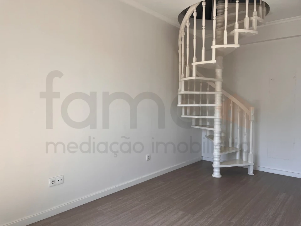 Apartamento T4 para Venda em Águas Livres Foto 14
