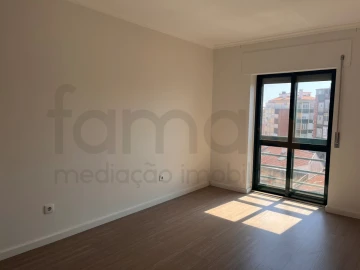 Apartamento T4 para Venda em Águas Livres