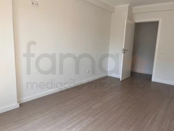 Apartamento T4 para Venda em Águas Livres