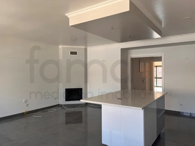 Apartamento T4 para Venda em Águas Livres Foto 6