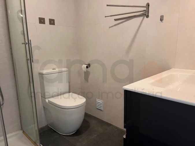 Apartamento T4 para Venda em Águas Livres Foto 25