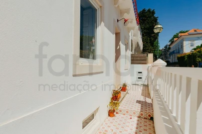 Moradia T8 para Venda em Carcavelos e Parede