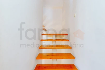 Moradia T8 para Venda em Carcavelos e Parede