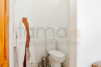 Moradia T8 para Venda em Carcavelos e Parede
