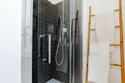 Moradia T8 para Venda em Carcavelos e Parede