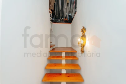 Moradia T8 para Venda em Carcavelos e Parede