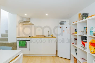 Moradia T8 para Venda em Carcavelos e Parede