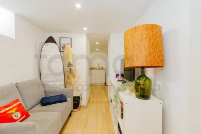 Moradia T8 para Venda em Carcavelos e Parede