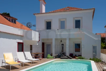 Moradia T8 para Venda em Carcavelos e Parede