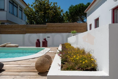 Moradia T8 para Venda em Carcavelos e Parede