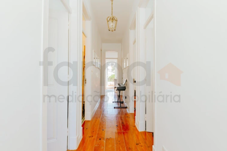 Moradia T8 para Venda em Carcavelos e Parede Foto 24