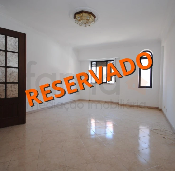 Apartamento T2 para Venda em Barcarena Foto 1