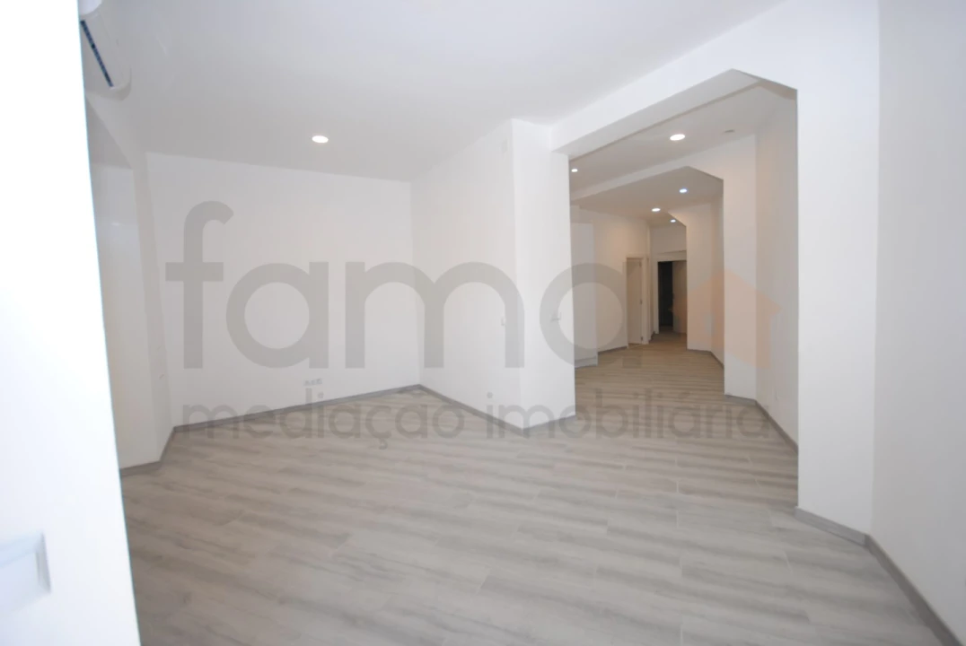 Apartamento T1 para Venda em Avenidas Novas Foto 4