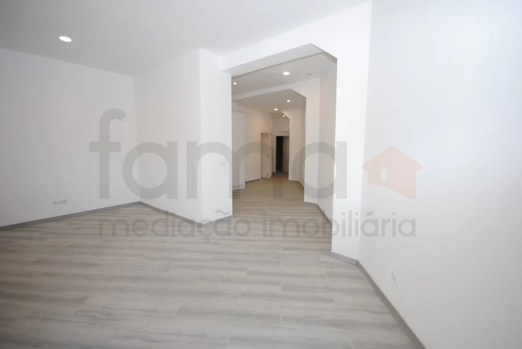 Apartamento T1 para Venda em Avenidas Novas Foto 6