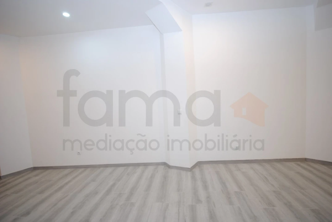 Apartamento T1 para Venda em Avenidas Novas Foto 11
