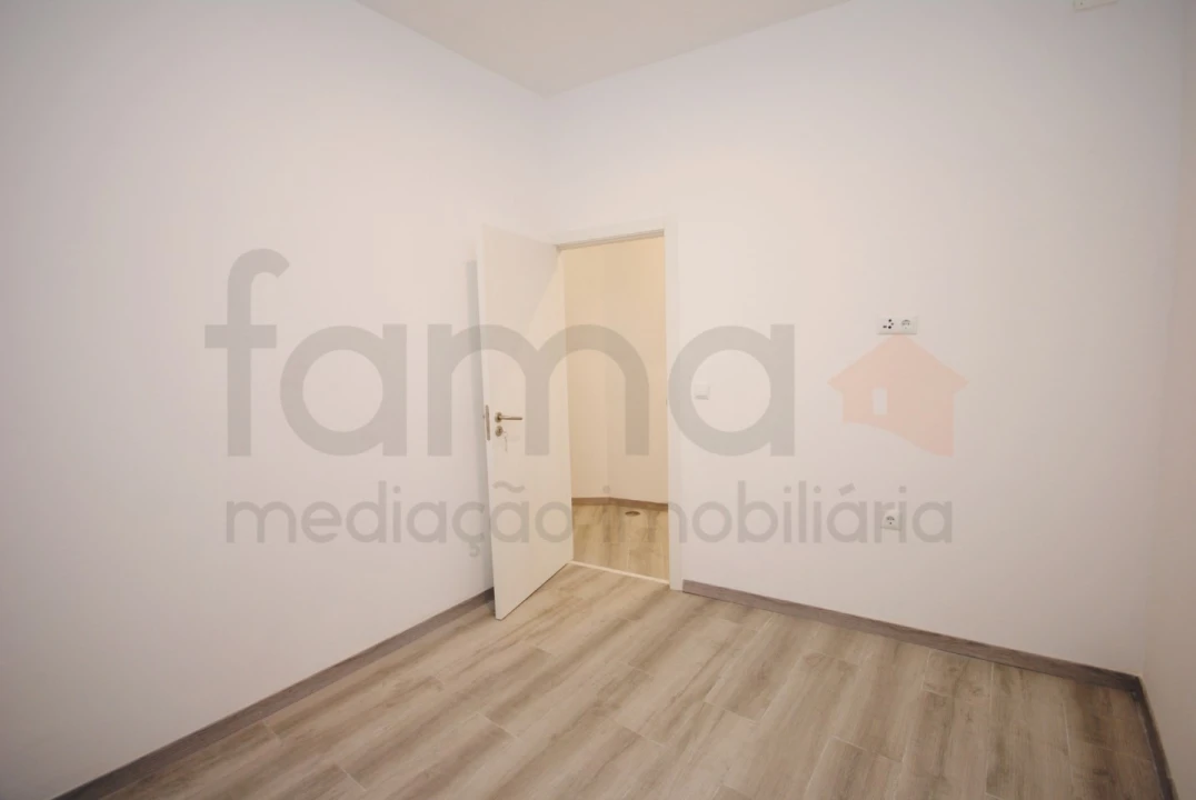 Apartamento T1 para Venda em Avenidas Novas Foto 15