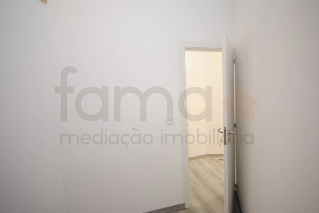 Apartamento T1 para Venda em Avenidas Novas Foto 17