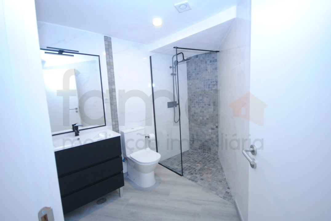 Apartamento T1 para Venda em Avenidas Novas Foto 23