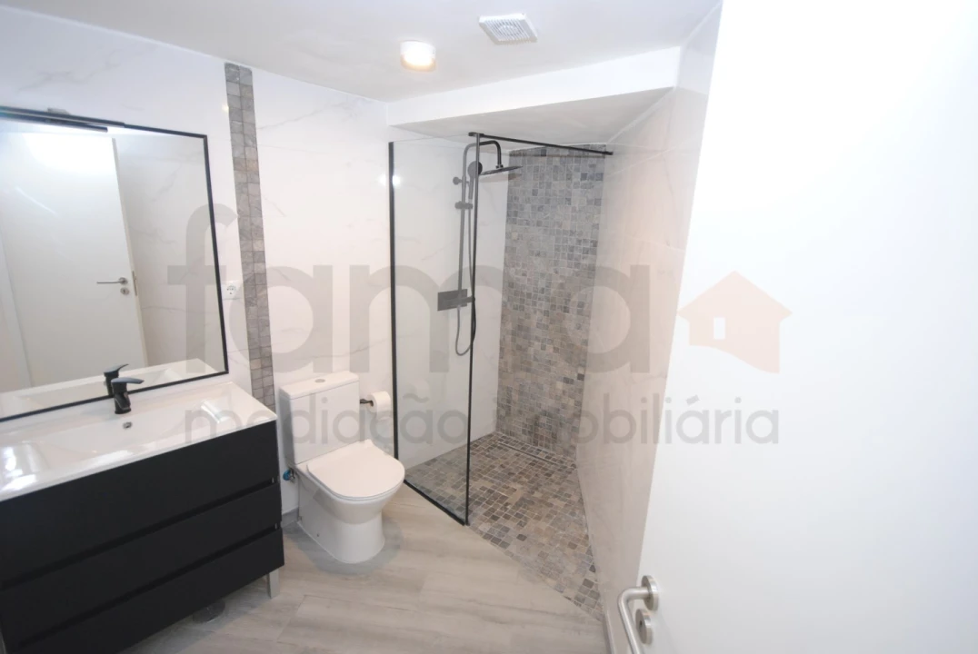 Apartamento T1 para Venda em Avenidas Novas Foto 27