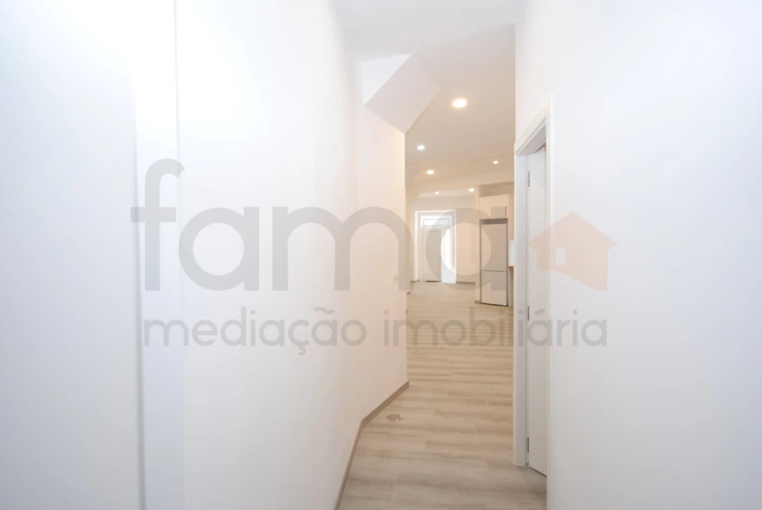 Apartamento T1 para Venda em Avenidas Novas Foto 28