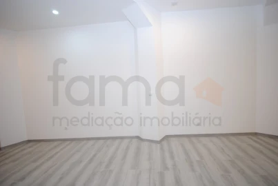 Apartamento T1 para Venda em Avenidas Novas